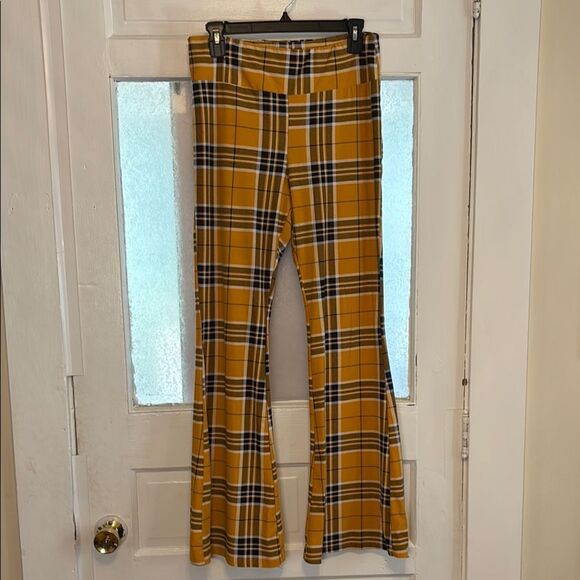 NOBO No Boundaries Junior’s Yellow and Black Stretchy Plaid Flare Lounge Pants - Picture 1 of 5